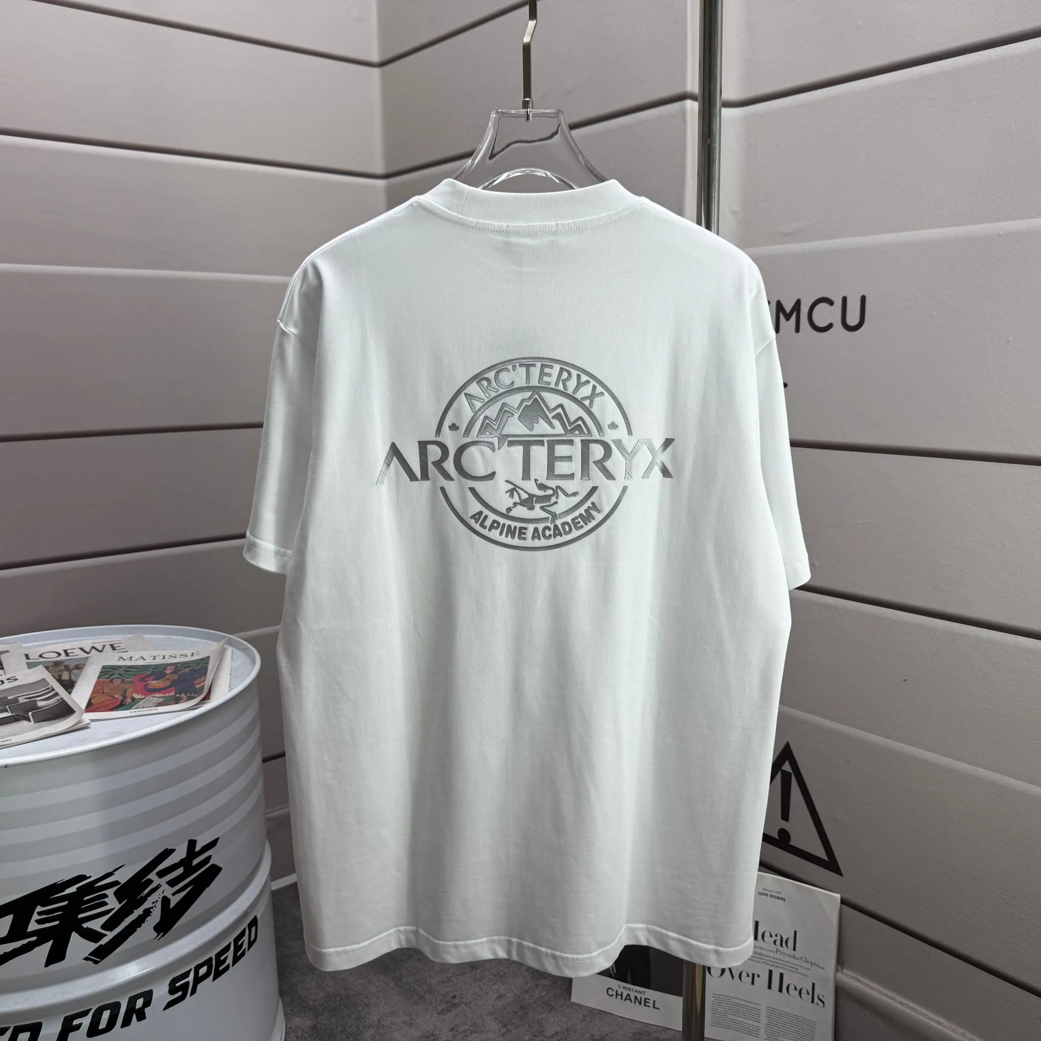 # 95 ARC'TERYX* * 2025 New Arrival Classic T Same Style Size： S （90-130 ） M （120-150 ） L （140-165 ） XL （160-180 ） XXL （180 ） ：Black White